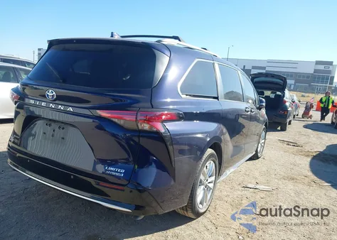2021 Toyota Sienna Limited z USA, uszkodzony, nr VIN 5TDZRKEC9MS068361